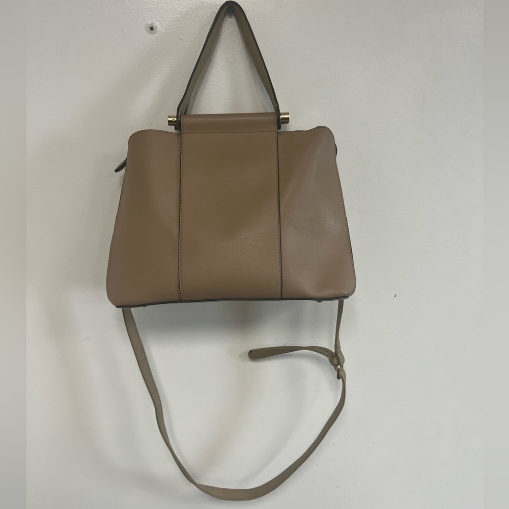 L.v. Tote - Picture 2 of 7